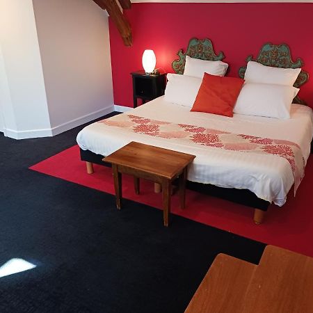 Hotel La Cognette A 25 Kilometres De Chateauroux Et 30 Kilometres De Bourges 伊苏丹 外观 照片