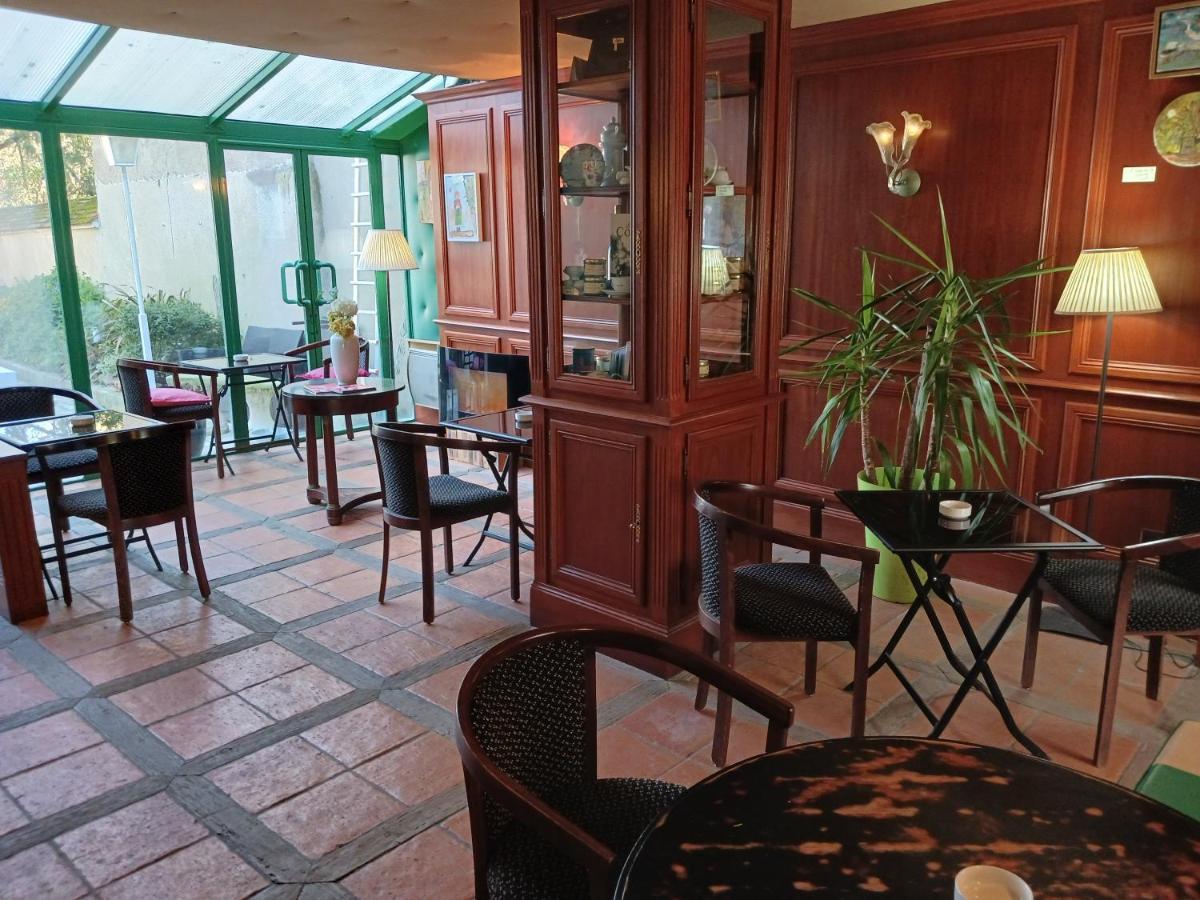 Hotel La Cognette A 25 Kilometres De Chateauroux Et 30 Kilometres De Bourges 伊苏丹 外观 照片