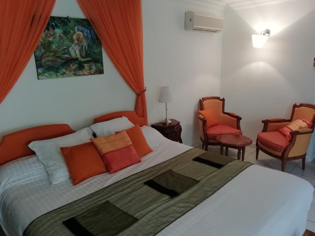 Hotel La Cognette A 25 Kilometres De Chateauroux Et 30 Kilometres De Bourges 伊苏丹 外观 照片