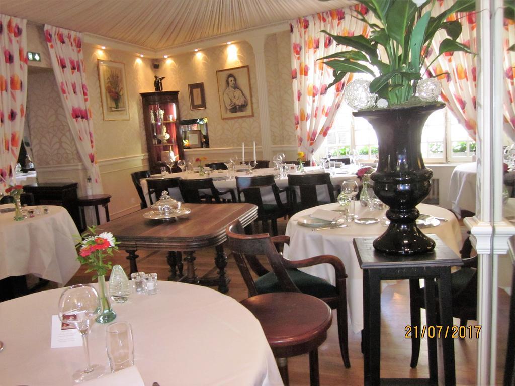 Hotel La Cognette A 25 Kilometres De Chateauroux Et 30 Kilometres De Bourges 伊苏丹 外观 照片